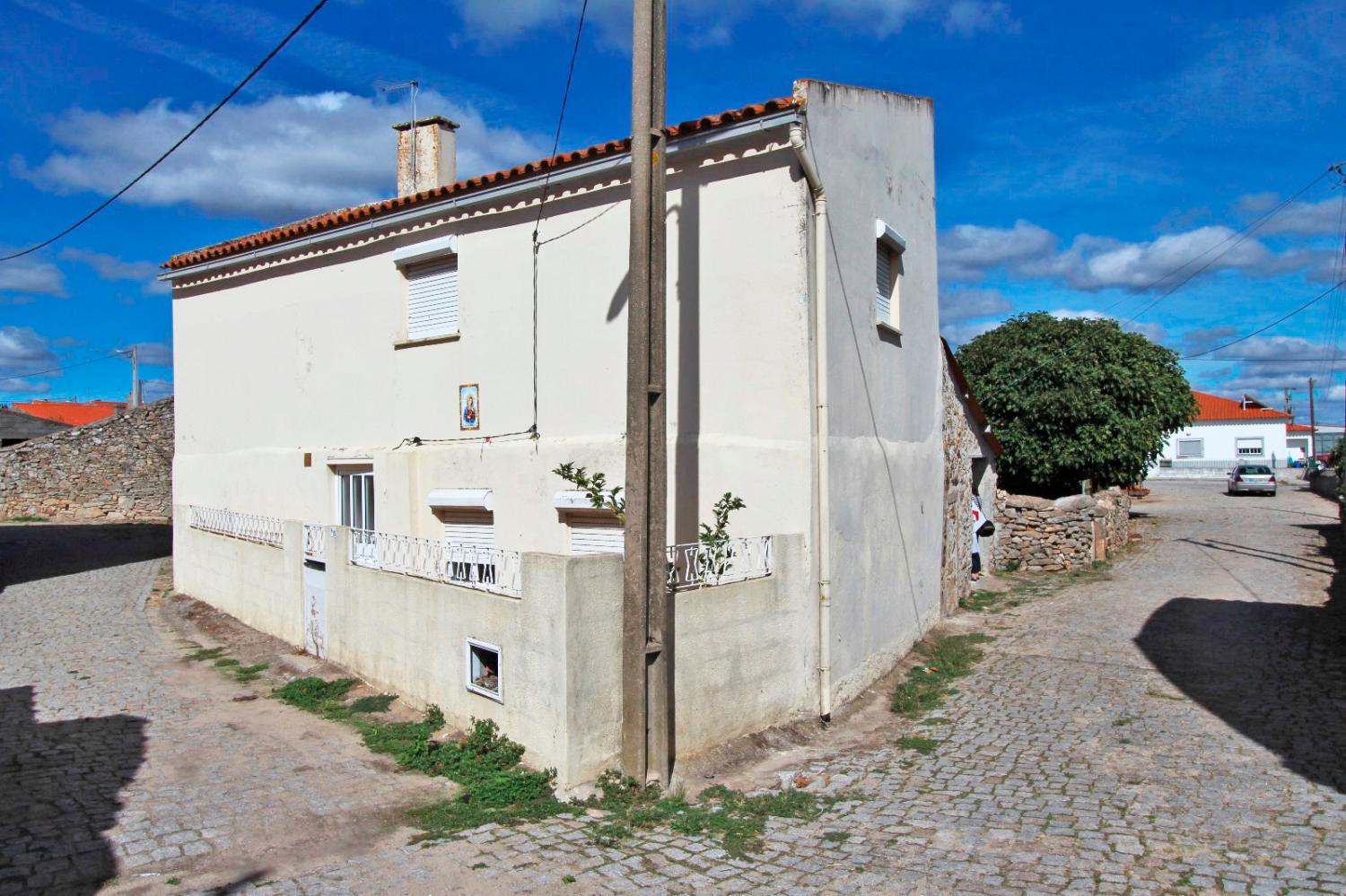  te koop dorpshuis Malpartida Almeida 1