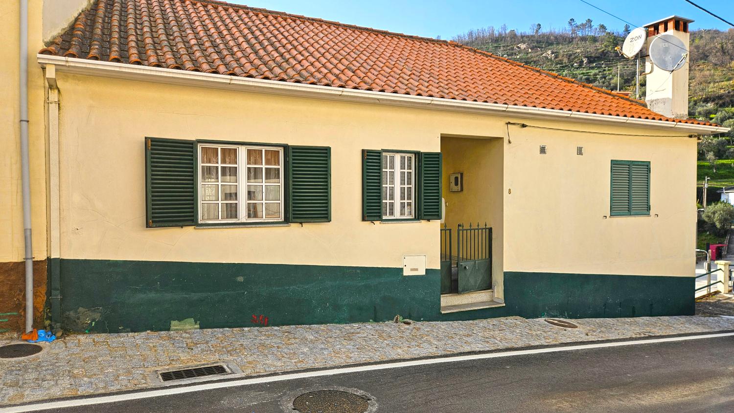  te koop dorpshuis Famalicão Guarda 1