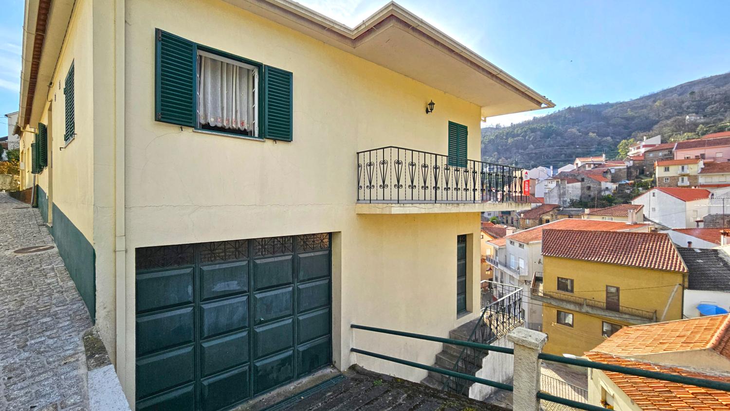  te koop dorpshuis Famalicão Guarda 3